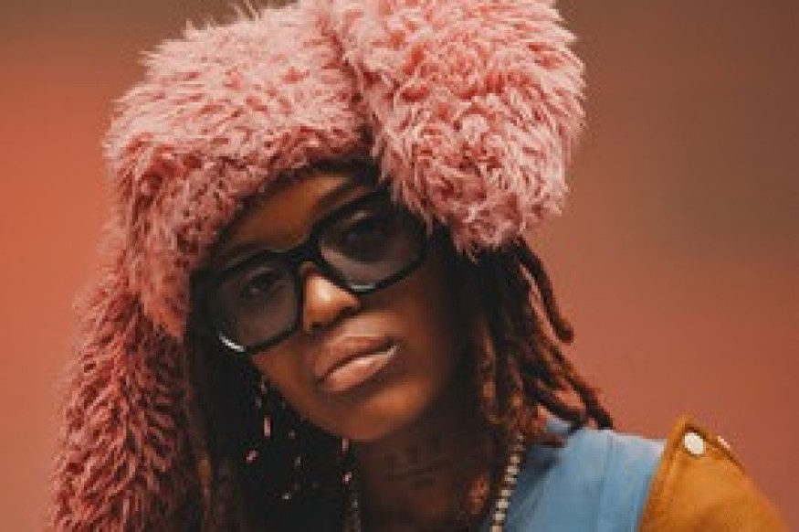 Kaash Paige signe son grand retour avec 2 Late To Be Toxic — un journal intime R&B entre lucidité et sensualité